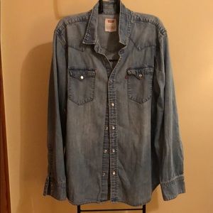 MENS XL Levi’s Long  Sleeved Denim Button Down